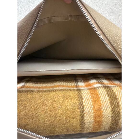 Vtg PENDLETON Robe-in-Bag 100% Wool Stadium Plaid Blanket Cushion Carrying Bag - Picture 4 of 8